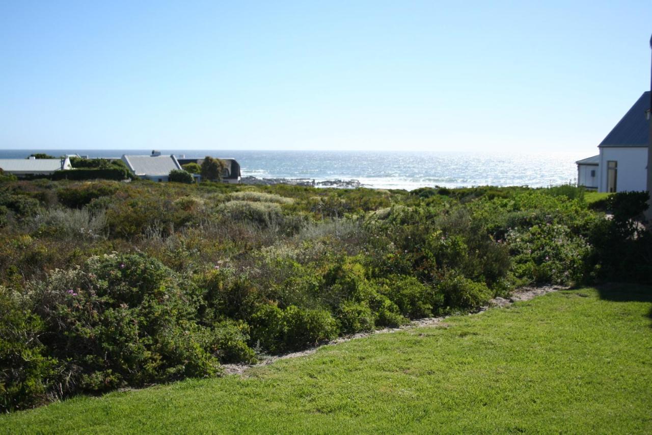 Sunbird Cottage Grotto Bay Exterior photo