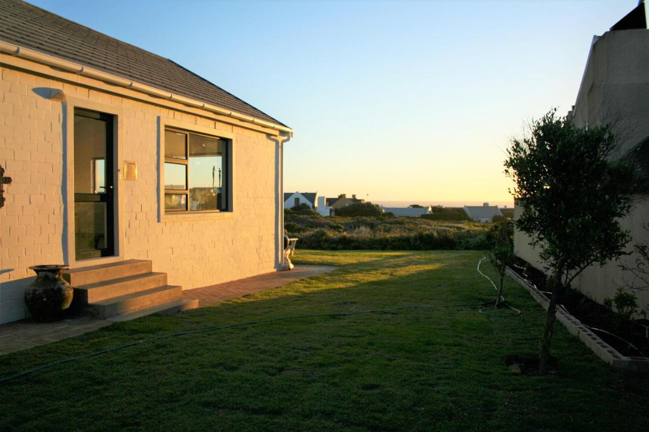 Sunbird Cottage Grotto Bay Exterior photo